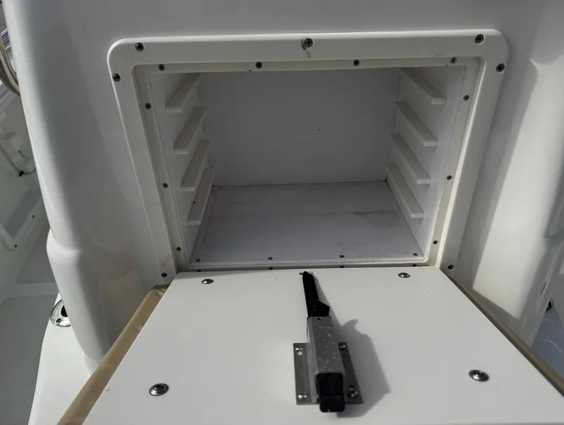 Slide: The Image of NauticStar 215 XTS 2019 - 15