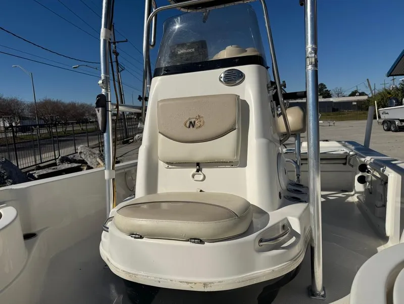 Slide: The Image of NauticStar 215 XTS Shallow Bay 2017 - 12