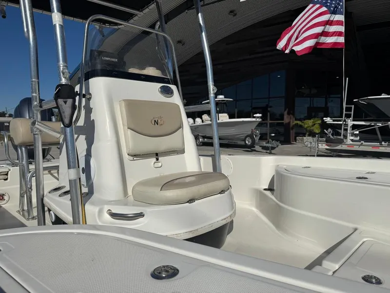 Slide: The Image of NauticStar 215 XTS Shallow Bay 2017 - 14