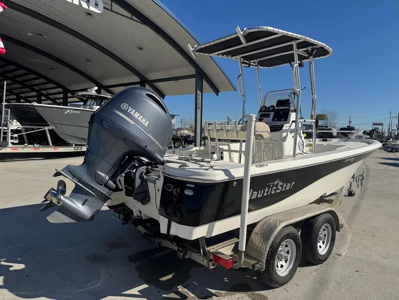 Slide: The Image of NauticStar 215 XTS Shallow Bay 2017 - 5