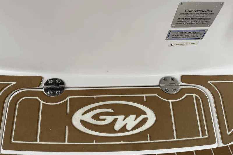 Slide: The Image of Grady-White Express 330 2003 - 45