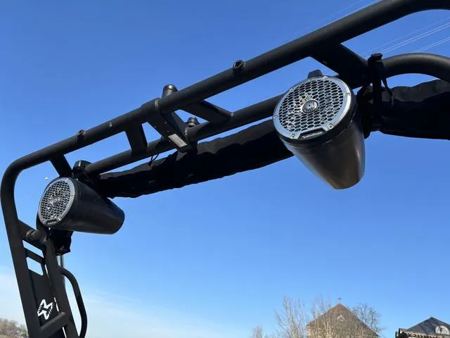 Slide: The Image of Heyday Wake Boats H22 2023 - 12