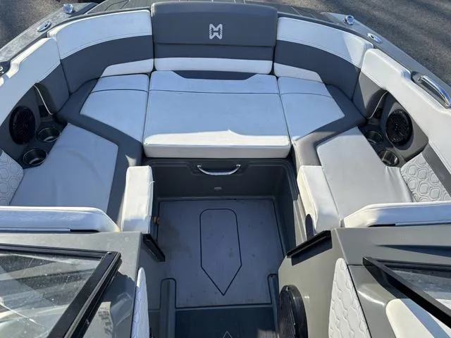 Slide: The Image of Heyday Wake Boats H22 2023 - 15