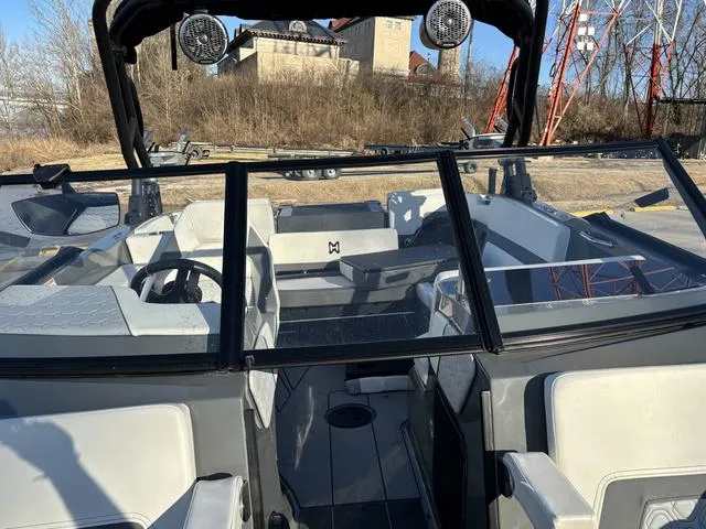 Slide: The Image of Heyday Wake Boats H22 2023 - 19