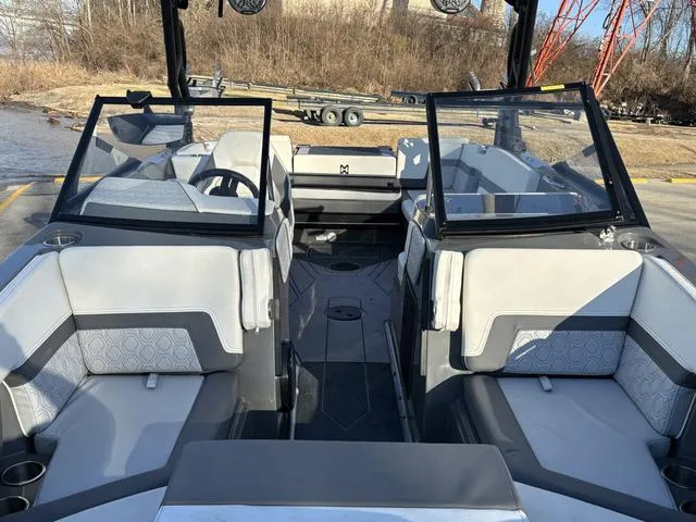 Slide: The Image of Heyday Wake Boats H22 2023 - 6