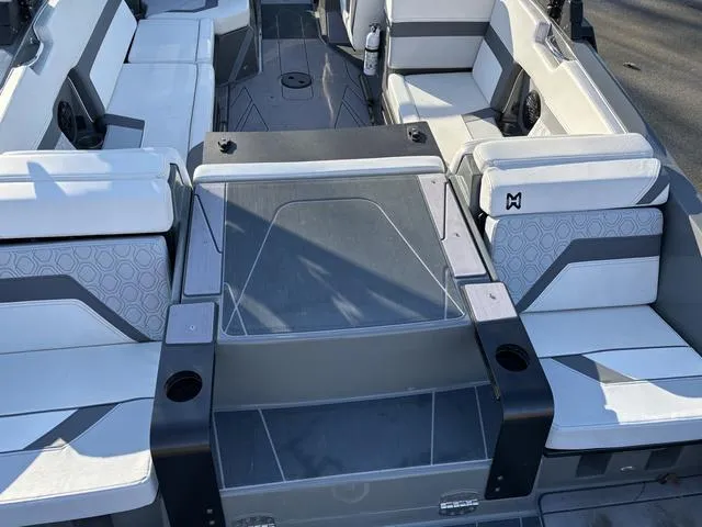 Slide: The Image of Heyday Wake Boats H22 2023 - 7