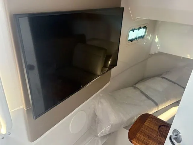 Slide: The Image of Everglades 367 CX 2026 - 13