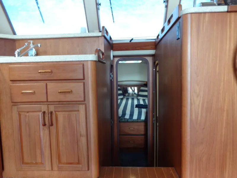 Slide: The Image of Mainship 350 Trawler 1999 - 32