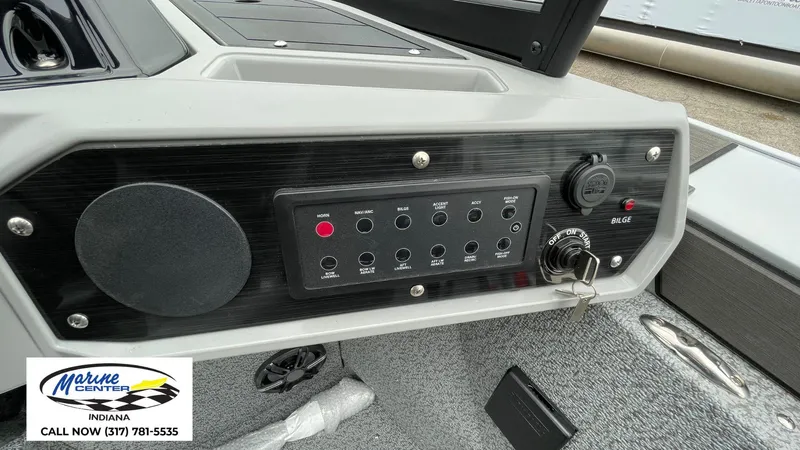 Slide: The Image of Starcraft FISHMASTER 196SC 2025 - 21