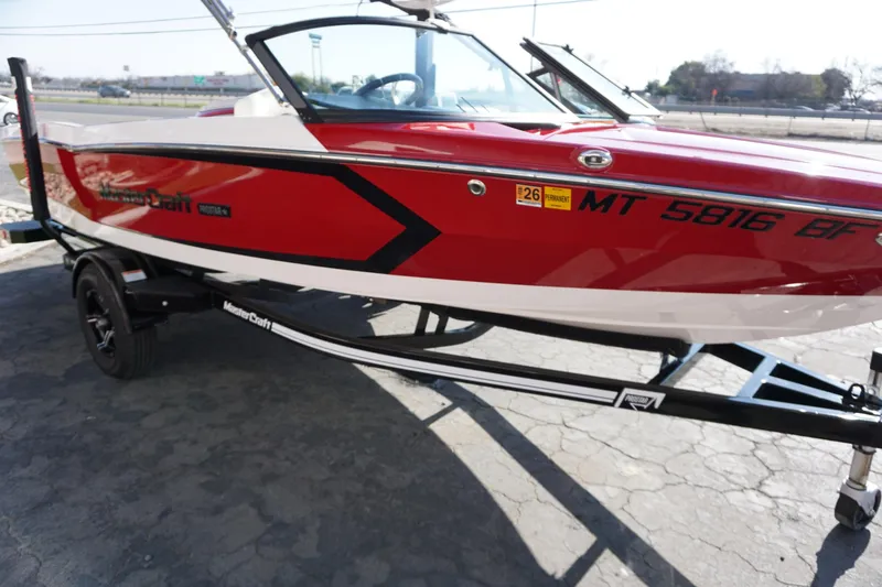 Slide: The Image of MasterCraft ProStar 2023 - 18