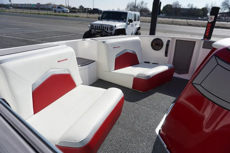 Slide: The Image of MasterCraft ProStar 2023 - 6