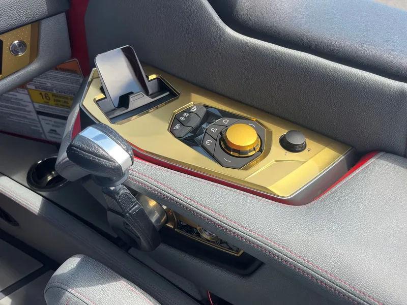 Slide: The Image of Correct Craft Super Air Nautique G23 Paragon 2024 - 30