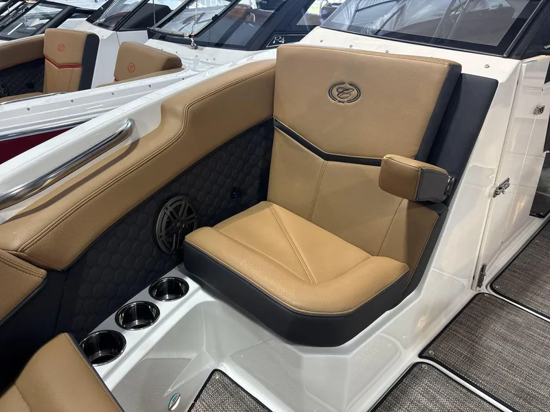 Slide: The Image of Cobalt R6 Surf 2025 - 10