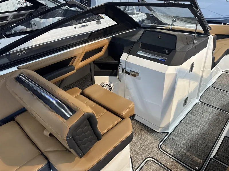 Slide: The Image of Cobalt R6 Surf 2025 - 12