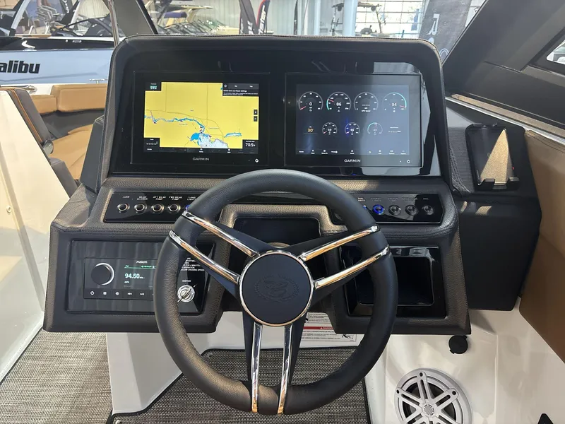 Slide: The Image of Cobalt R6 Surf 2025 - 15