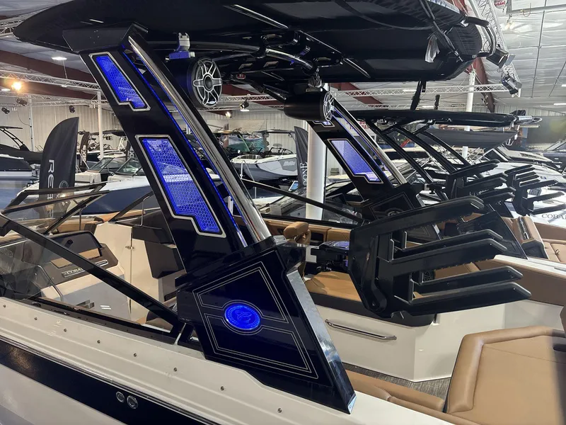 Slide: The Image of Cobalt R6 Surf 2025 - 18