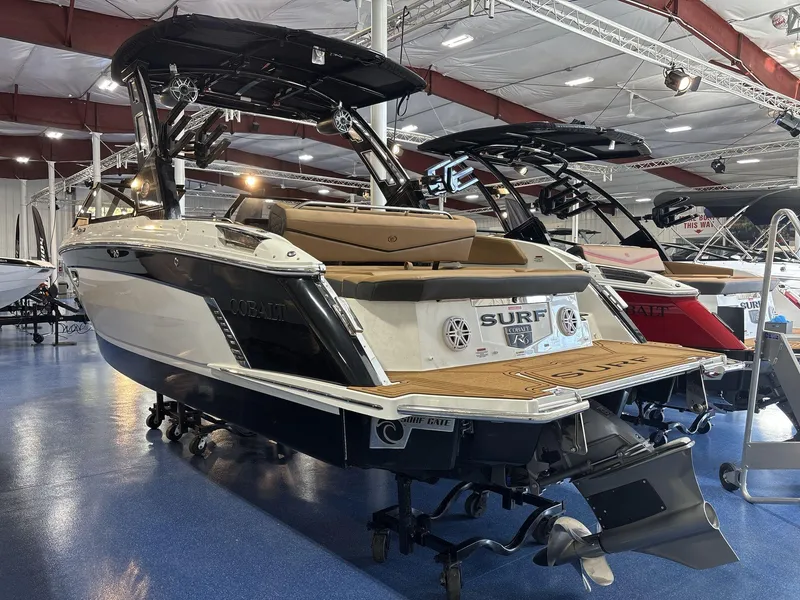 Slide: The Image of Cobalt R6 Surf 2025 - 3