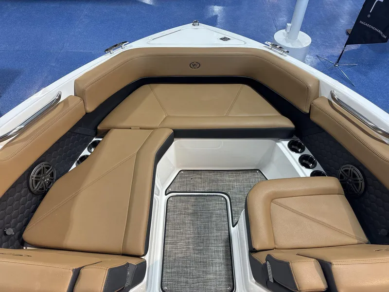 Slide: The Image of Cobalt R6 Surf 2025 - 9