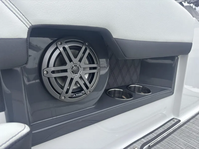 Slide: The Image of Cobalt R8 2025 - 17