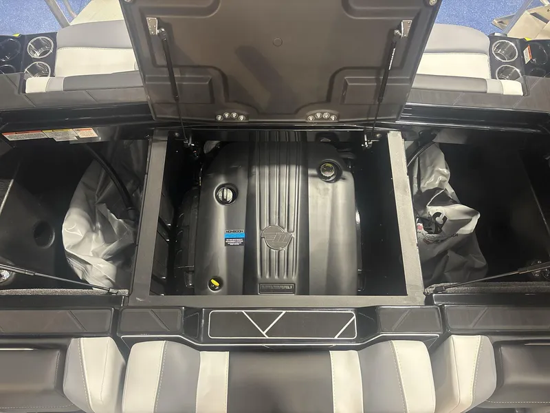 Slide: The Image of Malibu 23 LSV 2025 - 18