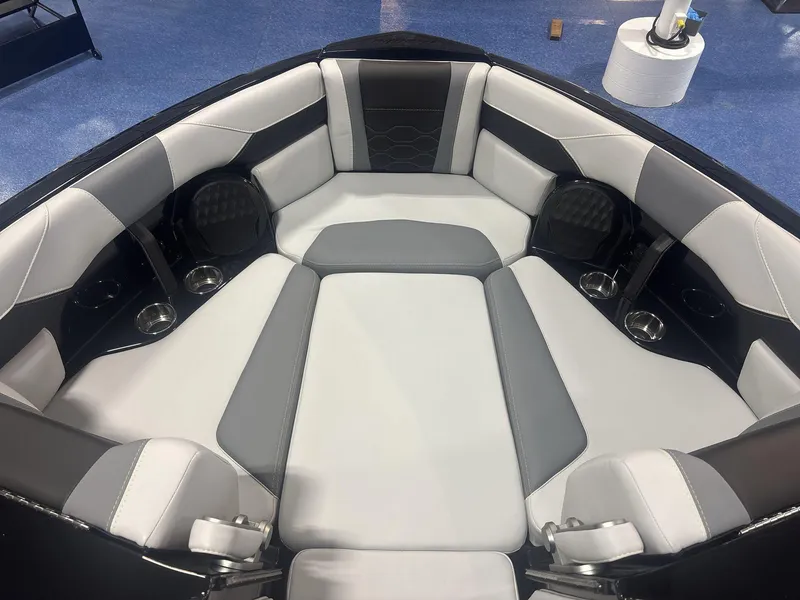 Slide: The Image of Malibu 23 LSV 2025 - 7