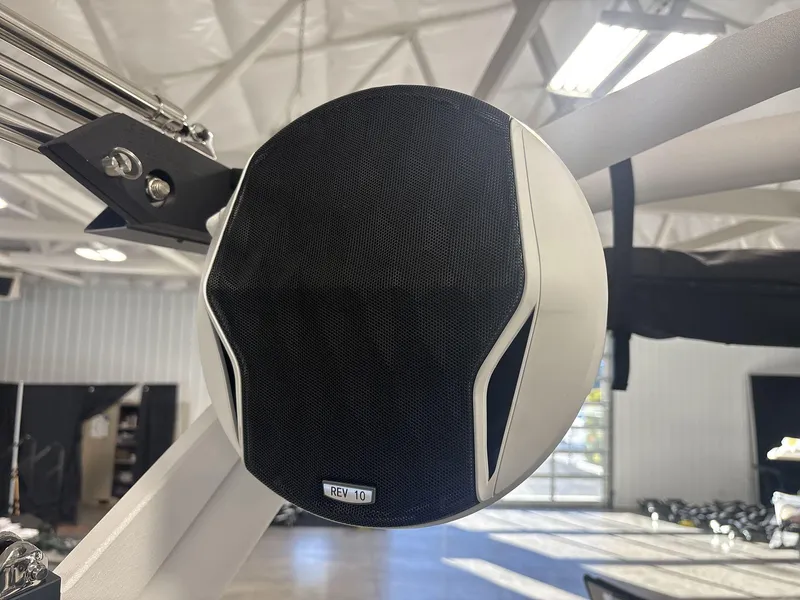 Slide: The Image of Malibu Wakesetter 25 LSV 2025 - 16