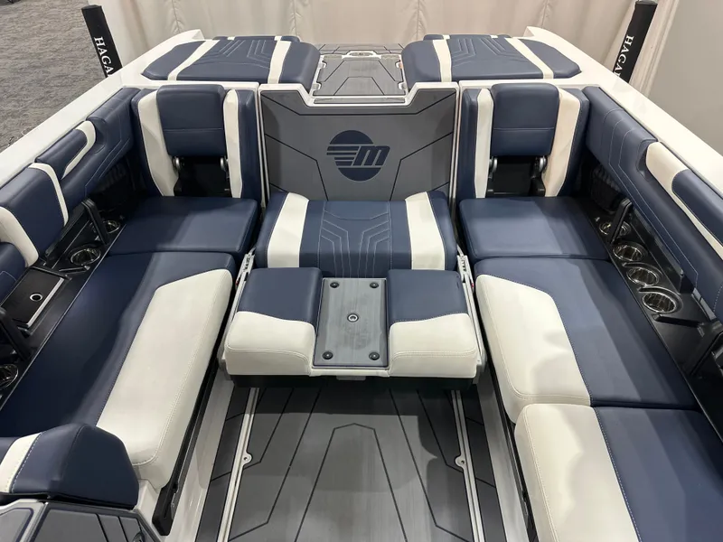 Slide: The Image of Malibu Wakesetter 25 LSV 2025 - 21