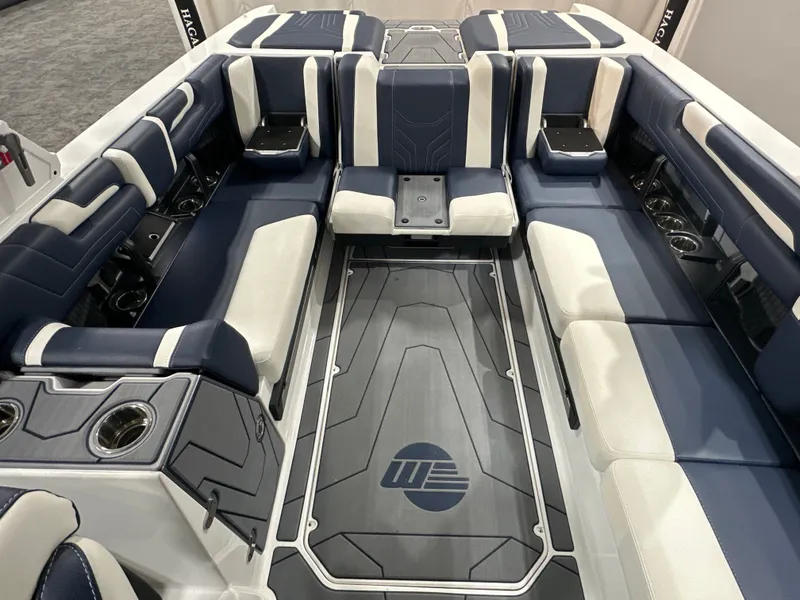Slide: The Image of Malibu Wakesetter 25 LSV 2025 - 23