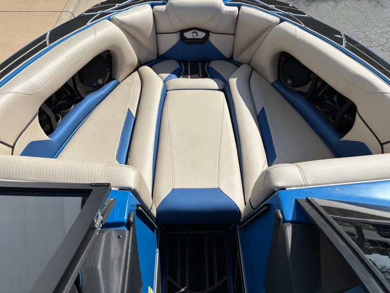 Slide: The Image of Centurion Ri245 2022 - 9