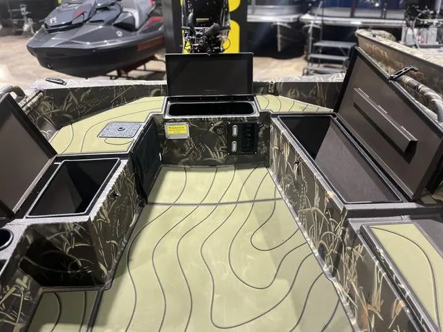 Slide: The Image of Excel VIBER F4 2025 - 13