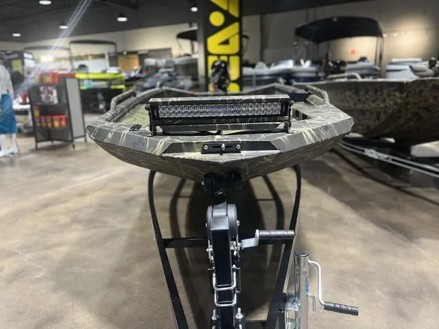 Slide: The Image of Excel VIBER F4 2025 - 6