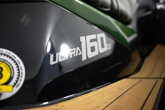 Slide: The Image of Kawasaki Ultra® 160LX 2025 - 8