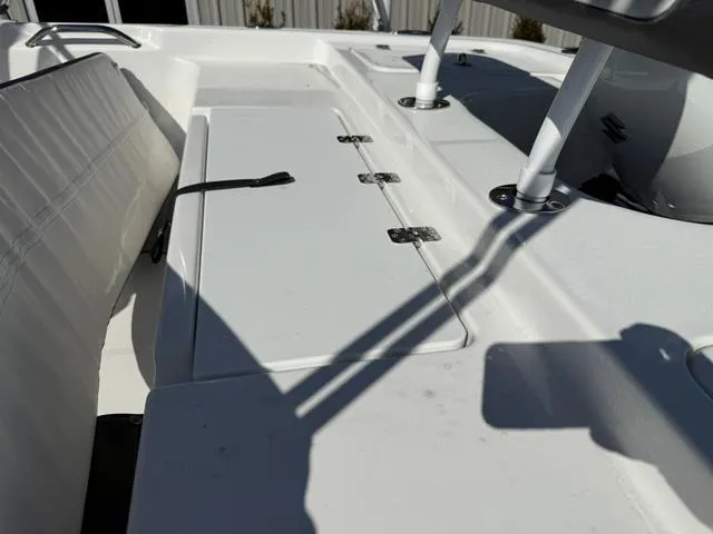 Slide: The Image of Sea Pro 172 Bay 2025 - 10