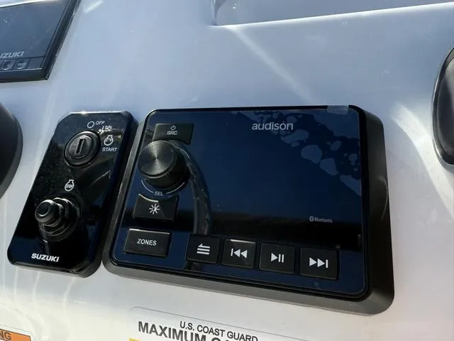 Slide: The Image of Sea Pro 172 Bay 2025 - 19