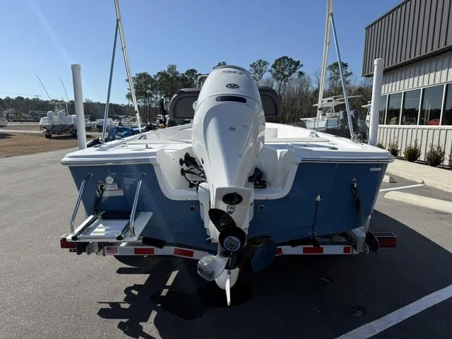 Slide: The Image of Sea Pro 172 Bay 2025 - 7