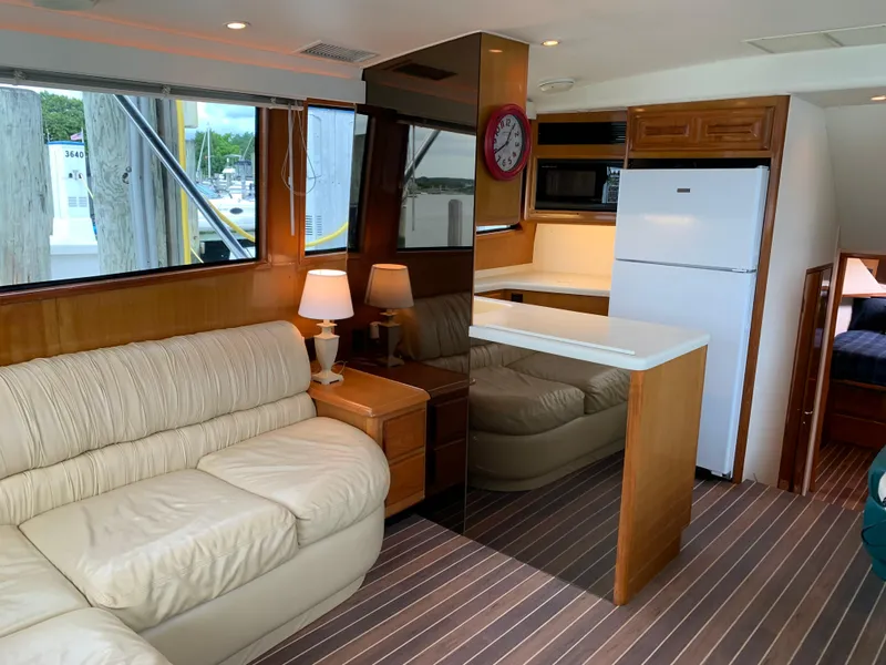 Slide: The Image of Viking 47 Trilogy - Salon - 5