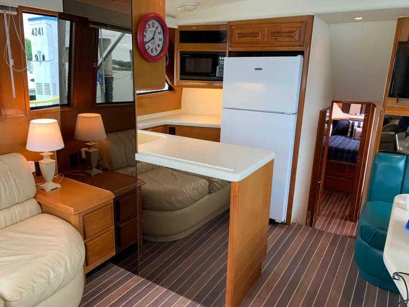 Slide: The Image of Viking 47 Trilogy - Salon - 8