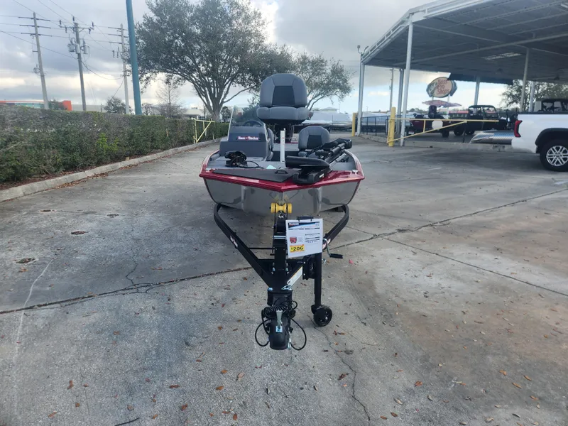 Slide: The Image of 2025 Tracker Bass Tracker Classic XL boat on trailer in parking lot. - 5