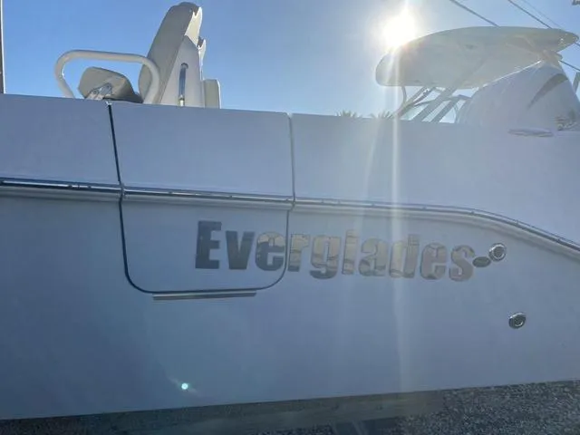 Slide: The Image of Everglades 235CC 2022 - 70