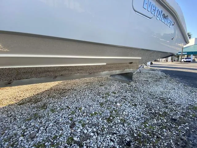 Slide: The Image of Everglades 235CC 2022 - 83