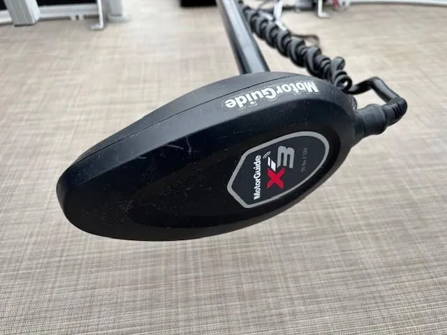 Slide: The Image of Trolling motor on 2021 Sun Tracker Bass Buggy 16 XL boat, MotorGuide X3 model. - 11