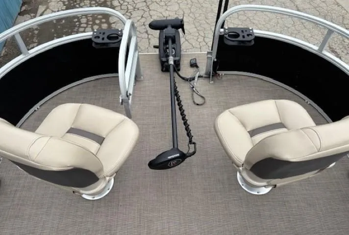 Slide: The Image of 2021 Sun Tracker Bass Buggy 16 XL pontoon boat with two seats and trolling motor. - 9