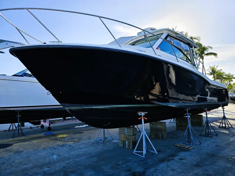 Slide: The Image of 14 2025 PRE-Service, Detail & Bottom Paint 2014 Boston Whaler 315 Conquest 02.jpg - 61