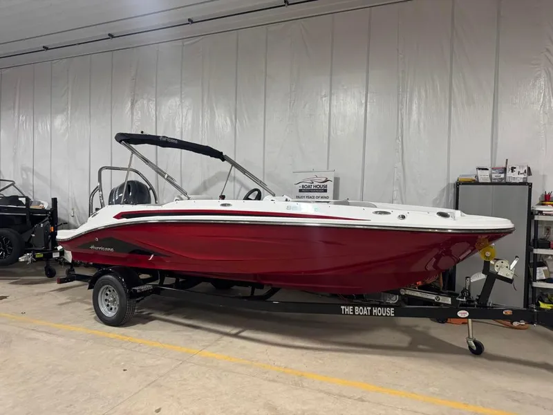 Slide: The Image of Hurricane SunDeck Sport 185 OB 2025 - 3