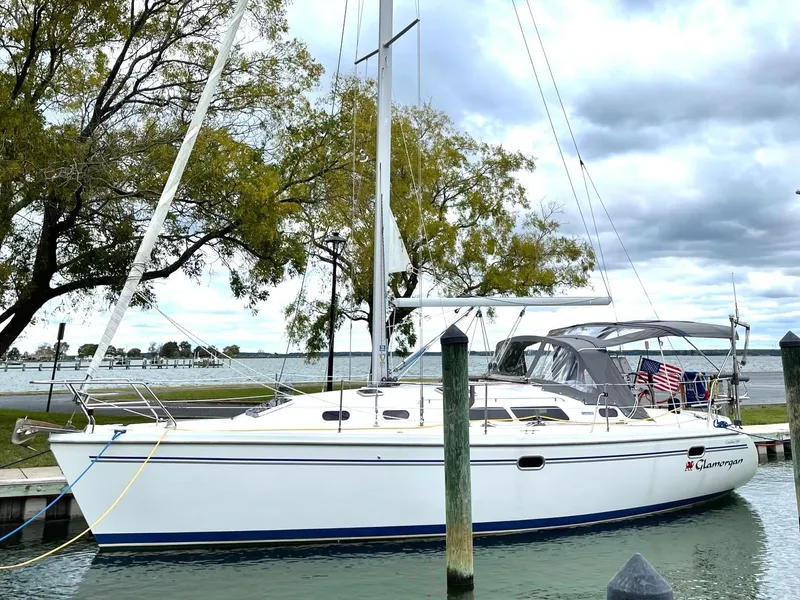 Slide: The Image of 2004 Catalina 350 Glamorgan - 1