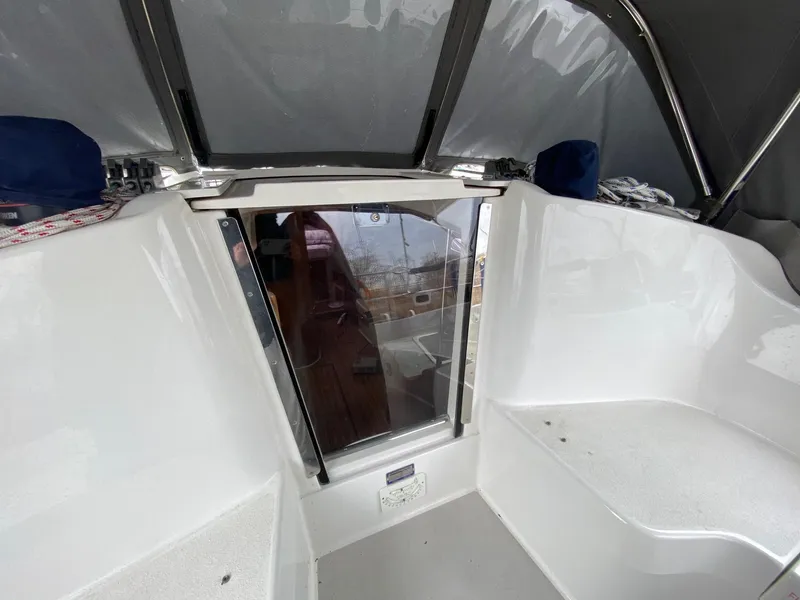 Slide: The Image of 2004 Catalina 350 Glamorgan - 10