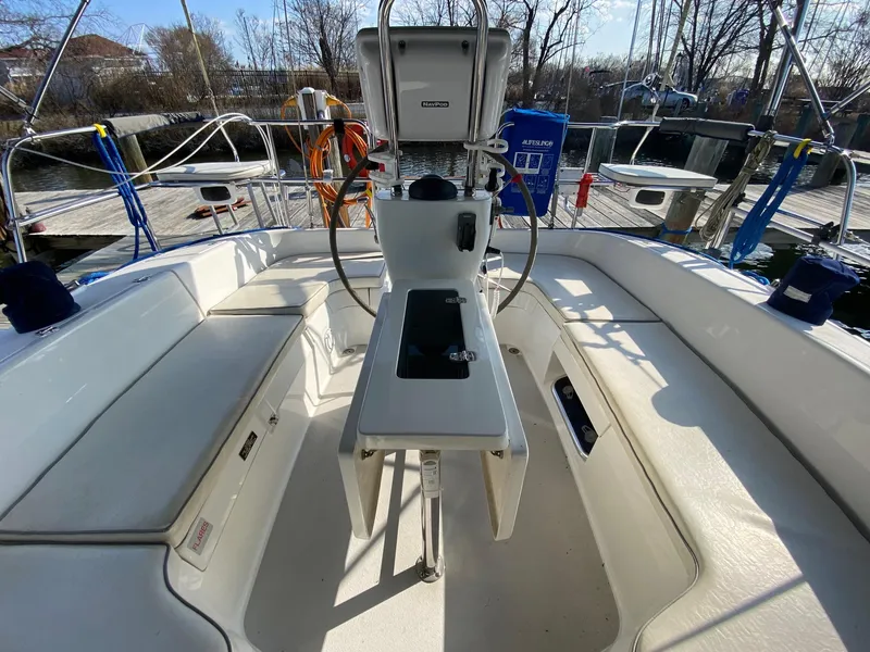 Slide: The Image of 2004 Catalina 350 Glamorgan - 11