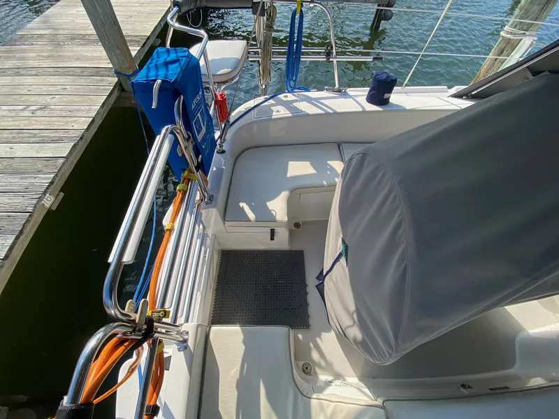 Slide: The Image of 2004 Catalina 350 Glamorgan - 13