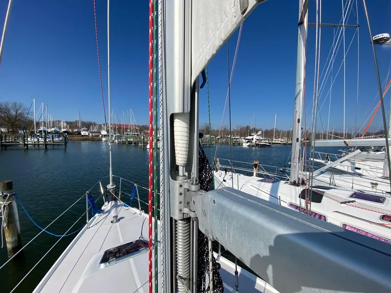 Slide: The Image of 2004 Catalina 350 Glamorgan - 27