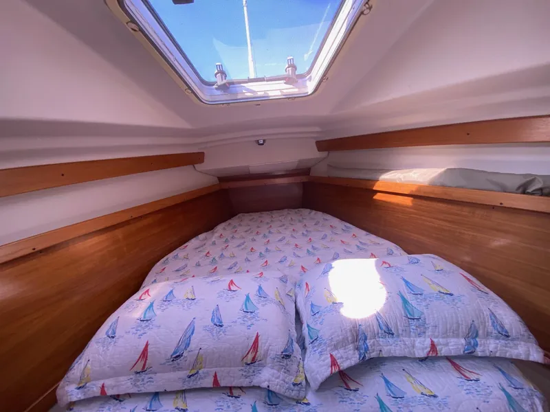 Slide: The Image of 2004 Catalina 350 Glamorgan - 45